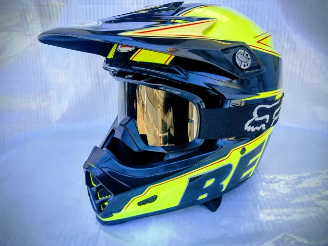 OFERTA!!! Capacete Bell Moto 9 Tracker ( Carbon Composit (LEIA A DESCRIÇÃO)
