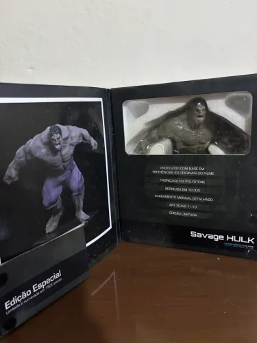 Estátua Savage Hulk- Iron Studios Art Scale 1/10 - Com Caixa