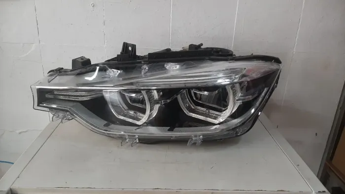 Farol BMW 320 i 2017 esquerdo Serie 3 (F30) - ORIGINAL