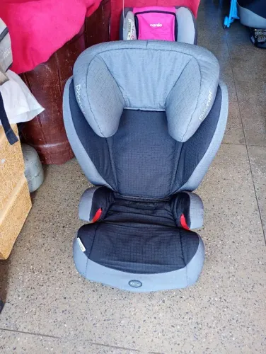 Poltrona vira acento de 15 a 36 kgs seminovos