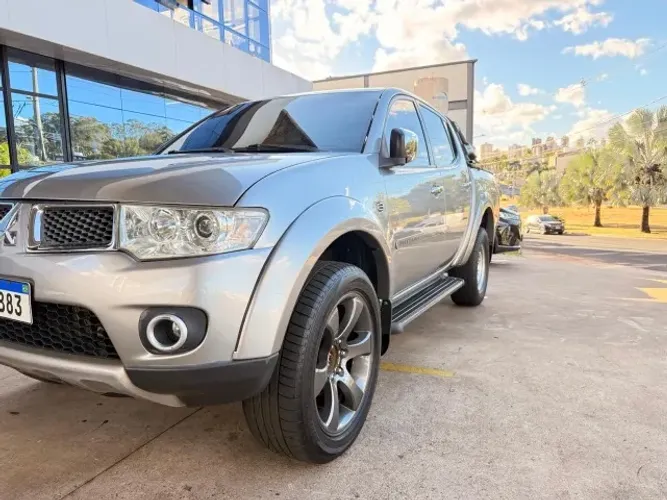 Mitsubishi L200 Triton HPE 3.5 CD V6 24V Flex Aut. 2013