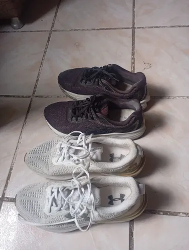 Vendo esses dois tênis de corrida, 39/40 cada um por 100