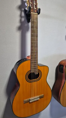 Violão Takamine Nylon gc6ce (tampo sólido)