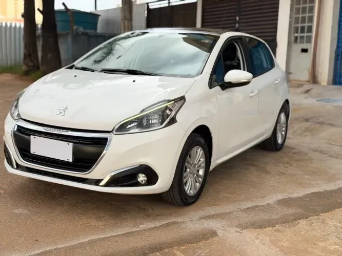 Peugeot 208 Allure 1.2 Flex 12V 5P Mec. 2017