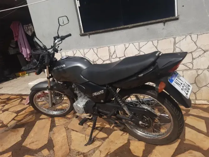 Vendo fan 125 2008 e capacete stealth