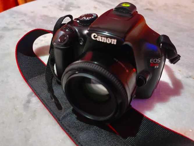 Canon T3 + lente 50mm