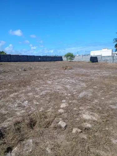 Lote a venda no condomínio Busca Vida - Catu de Abrantes.