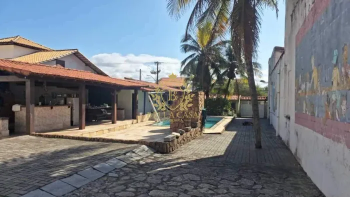 Casa Ampla com Potencial para Pousada Frente à Praia | Saquarema/RJ