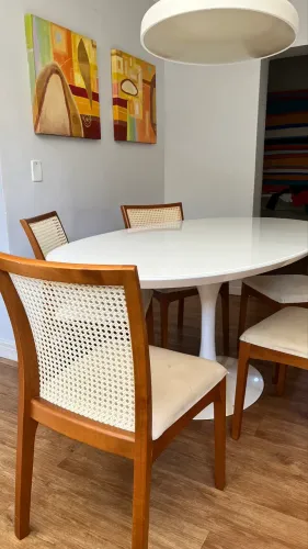 Mesa de jantar + 6 cadeiras