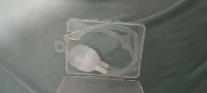Aspirador nasal para bebês BUBA (Nunca utilizado)