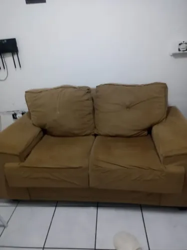 Vende-se um sofá