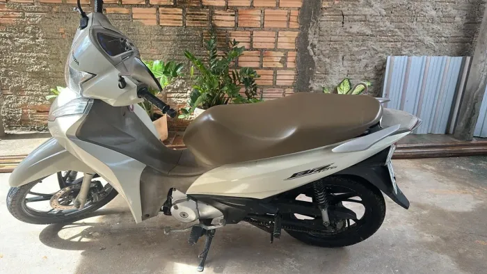 Vende-se uma biz 125 