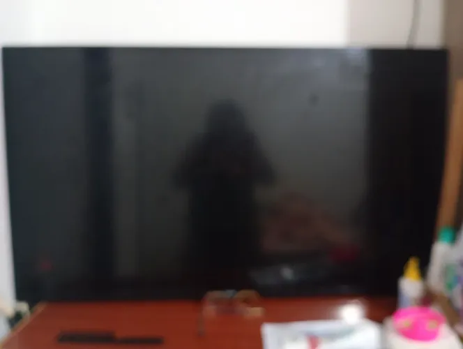 Tv com defeito em tela . Vendendo para utilização de peças.