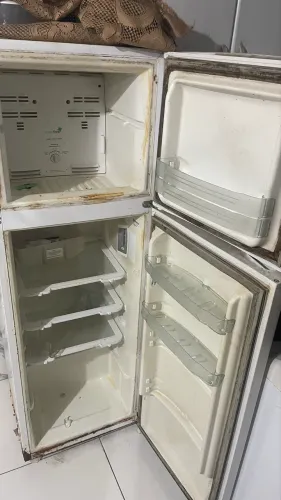 Geladeira usada SEM GÁS