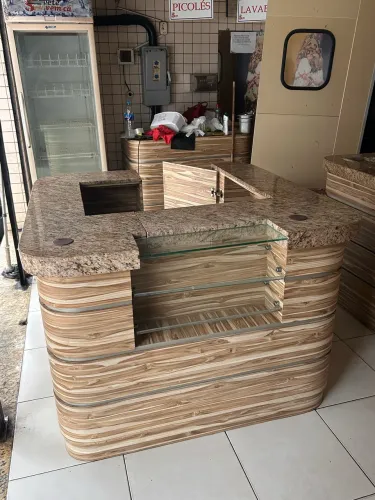 CABO FRIO: Vendo móveis e utensílios para Sorveteria