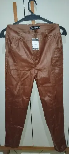 Calça couro