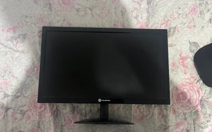 MONITOR GOLDENTEC 64hz 18 polegadas