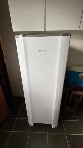 Geladeira Esmaltec uma porta