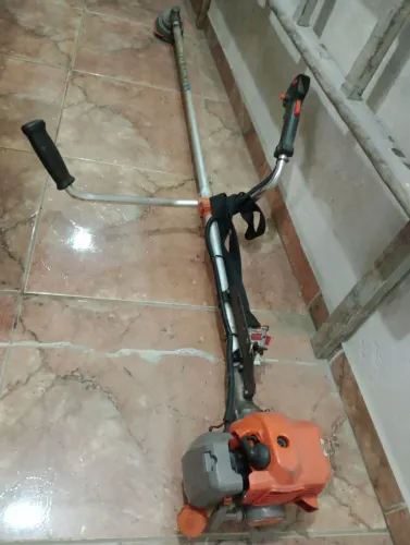 Roçadeira a gasolina 