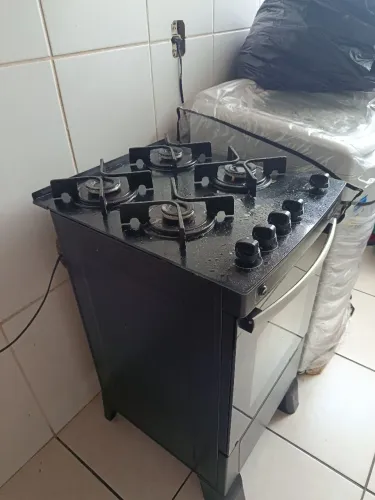 Vendo fogão Atlas Agile preto em ótimo estado