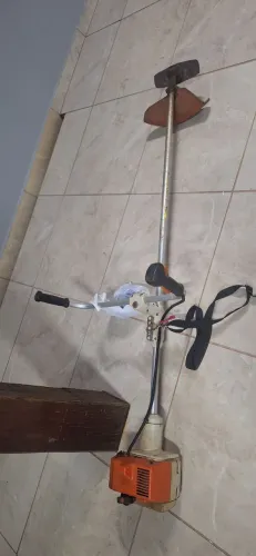 Vendo Roçadeira Stihl FS 220