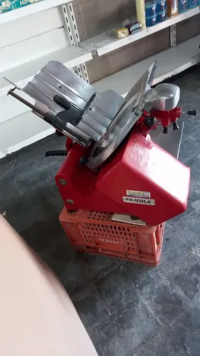 Venda de fatiador de frios profissional. NÃO FAZEMOS ENTREGA