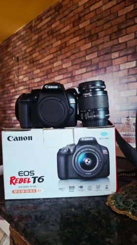 Câmera t6 Rebel + lente do kit ( praticamente novo)