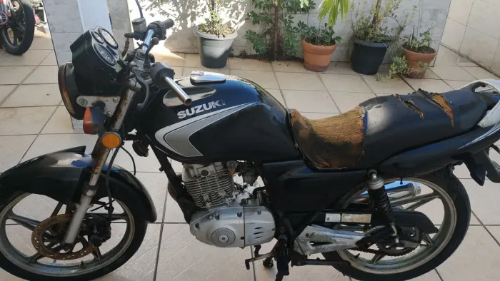Suzuki YES