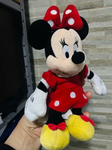 Pelúcia Minnie Disney tamanho 23 cm