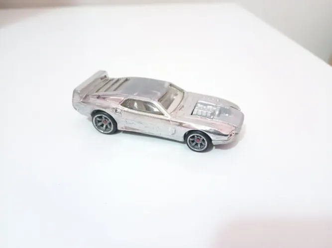 Hot Wheels Acceleracers - Rivited Cromado