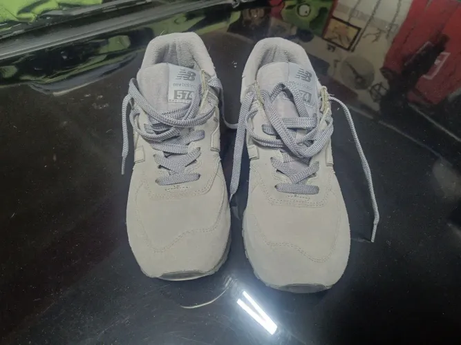 Tenis New Balance 574 cinza