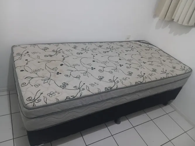 Cama Box e colchão solteiro