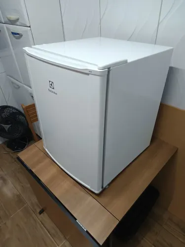 MINI GELADEIRA/FRIGOBAR ELECTROLUX 79L SELO A | A mais ECONÔMICA