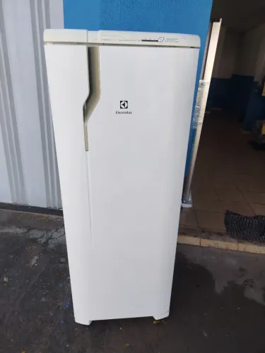 VENDO GELADEIRA ELECTROLUX 110VTS