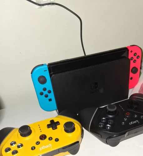 NINTENDO SWITH OLED DESBLOQUEADO 256GB