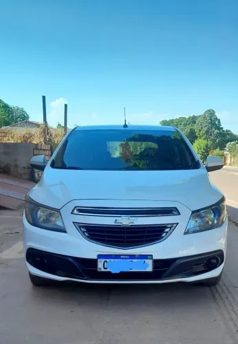 Chevrolet Onix Hatch LT 1.4 8V Flex Power Aut. 4P 2015