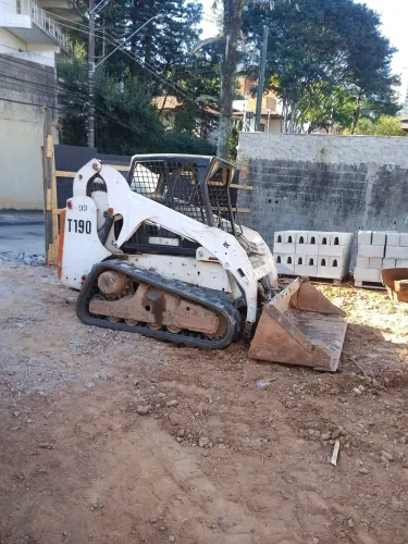 Bobcat T190 2013,troco Caminhão traçado 6x4 caçamba 12m3