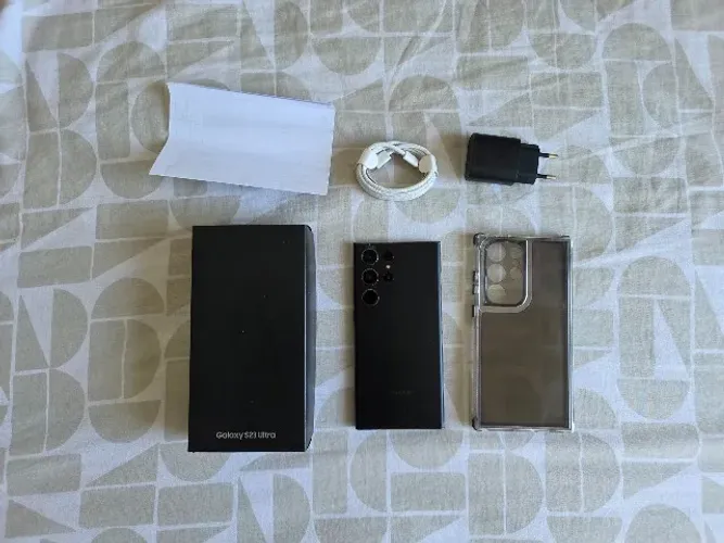 (Olhe as fotos) Samsung Galaxy S23 Ultra 512GB - Possui marcas de uso (Olhe as fotos)
