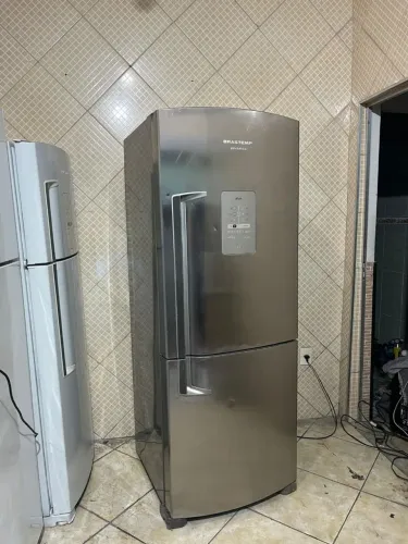Geladeira inverse inox congelador em baixo
