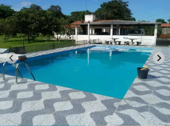 SITIO EM HORIZONTE COM PISCINA E TERRENO GRANDE