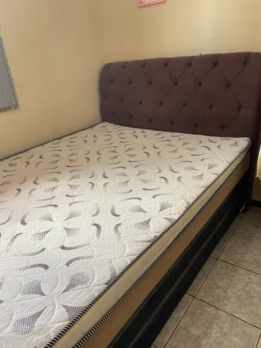 Cama casal com cabeceira / *36 zap