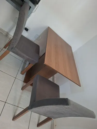 Mesa 2 cadeiras 