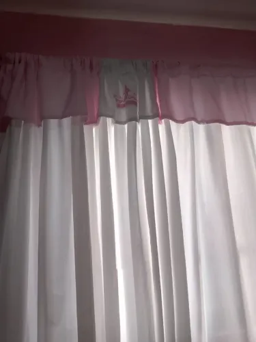 Cortina e casinha infantil menina