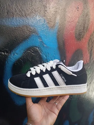 Adidas campus