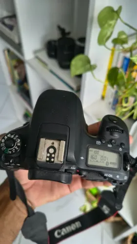 Camera Canon T5i