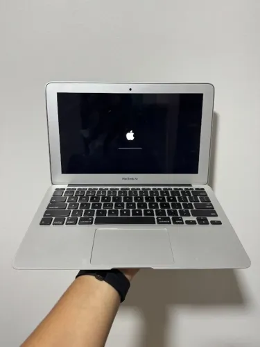 MacBook Air "11.6" (2013) | 4 GB | 128 SSD | Silver (Prata)