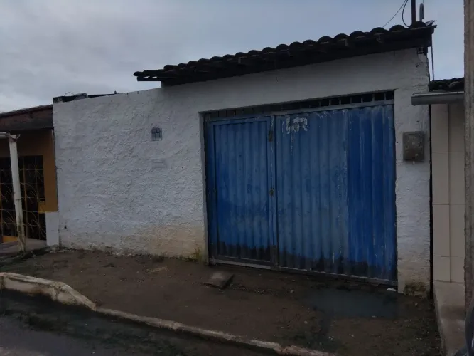 Vende se uma casa na mata do Rolo, rio largo 