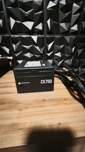 Fonte Corsair cx750