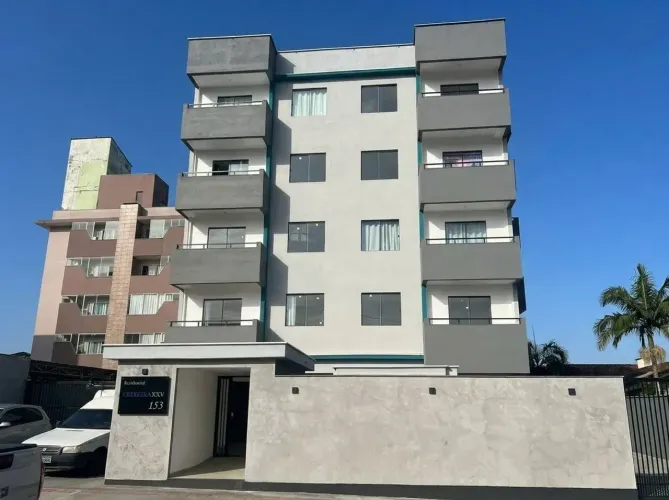 Apartamento no Bairro Aventureiro com 02 Quartos