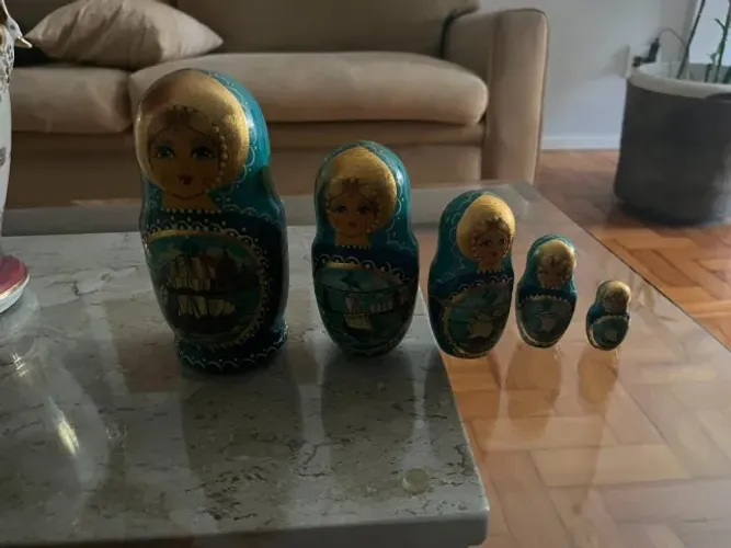 Matrioska Russa de Madeira (Jogo com 5 Peças) - Pintada à Mão